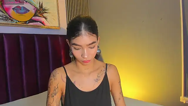 Snapshot of LauraAristizabal chatting on June 13, 11:52 am LauraAristizabal online show from June 13, 11:52 am