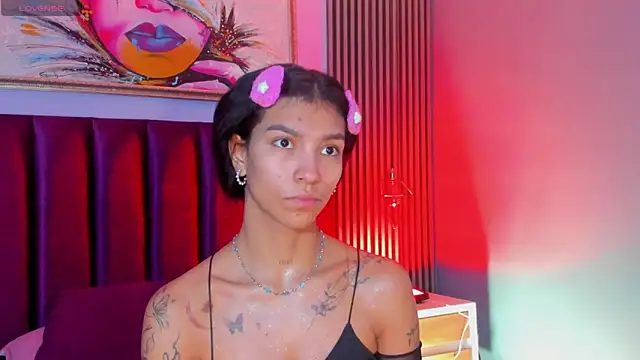 Snapshot of LauraAristizabal chatting on November 30, 12:39 pm LauraAristizabal online show from November 30, 12:39 pm