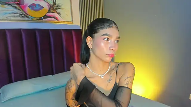 LauraAristizabal online show from May 3, 11:47 am