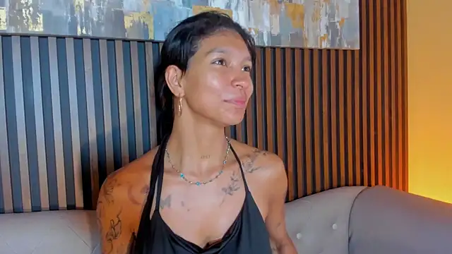 LauraAristizabal online show from February 4, 12:55 pm