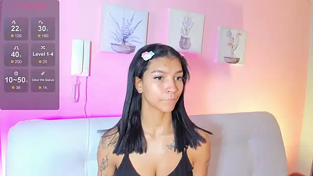 Snapshot of LauraAristizabal chatting on November 11, 12:55 pm LauraAristizabal online show from November 11, 12:55 pm