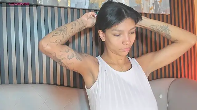 Snapshot of LauraAristizabal chatting on October 5, 12:40 pm LauraAristizabal online show from October 5, 12:40 pm