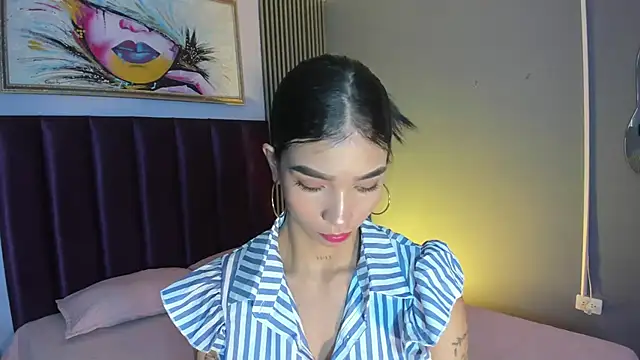 Snapshot of LauraAristizabal chatting on July 10, 11:32 am LauraAristizabal online show from July 10, 11:32 am