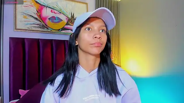 LauraAristizabal online show from February 3, 12:43 pm