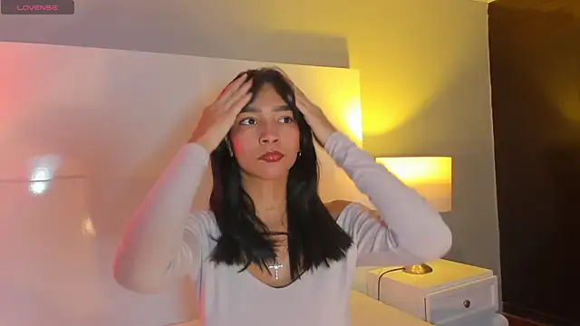 LauraAristizabal online show from February 22, 1:02 pm