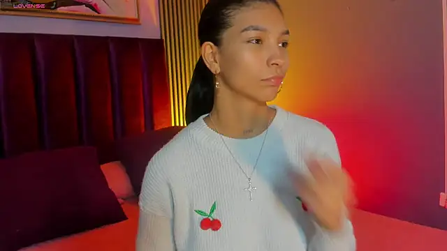 LauraAristizabal online show from February 28, 12:27 pm