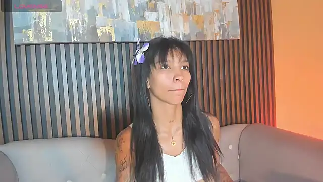 Snapshot of LauraAristizabal chatting on October 3, 12:28 pm LauraAristizabal online show from October 3, 12:28 pm