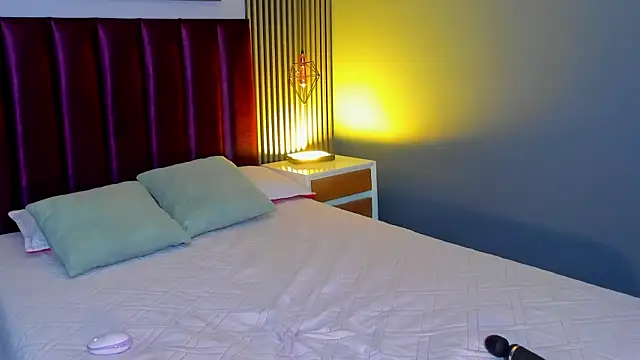 LauraAristizabal online show from March 28, 12:33 am