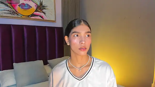 LauraAristizabal online show from May 21, 11:51 am