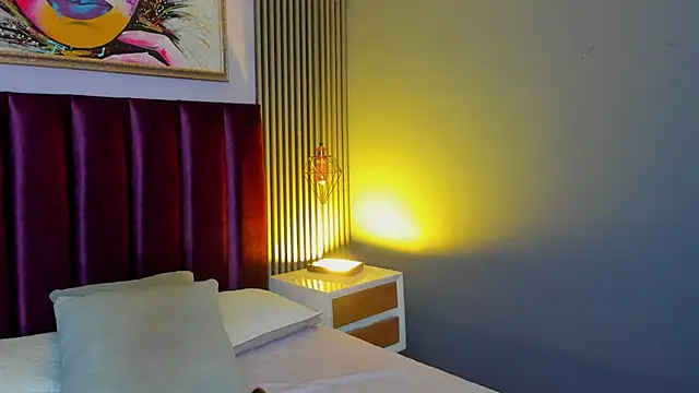 LauraAristizabal online show from March 29, 12:45 am