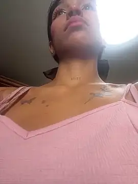 LauraAristizabal online show from April 1, 12:50 pm