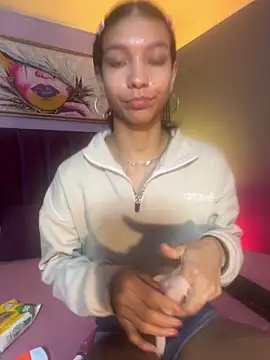 LauraAristizabal online show from March 13, 12:43 pm