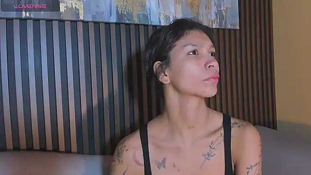 Snapshot of LauraAristizabal chatting on September 19, 12:42 pm LauraAristizabal online show from September 19, 12:42 pm