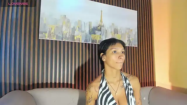 Snapshot of LauraAristizabal chatting on October 7, 12:50 pm LauraAristizabal online show from October 7, 12:50 pm