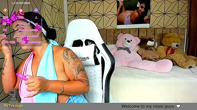 Snapshot of vane_lopez_ chatting on November 8, 6:33 pm vane lopez online show from November 8, 6:33 pm