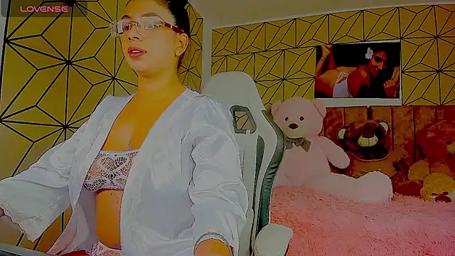 vane lopez  online show from April 9, 6:58 pm