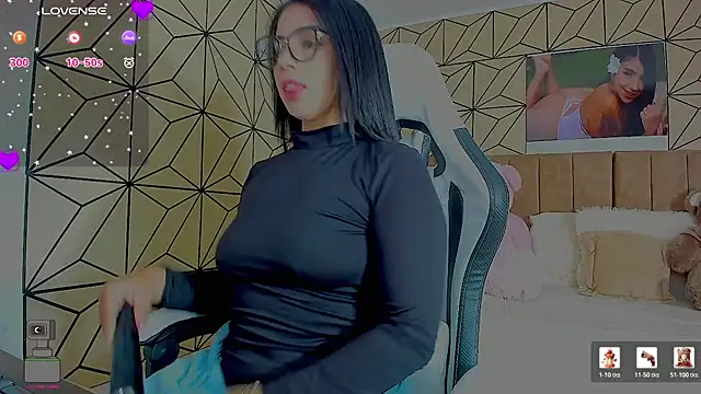 vane lopez  online show from February 5, 9:32 pm