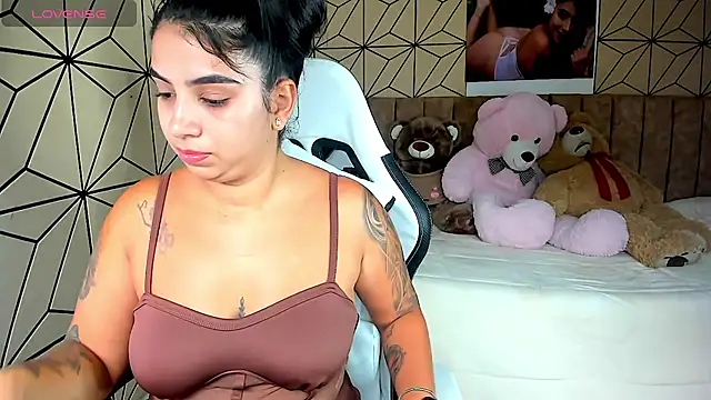 Snapshot of vane_lopez_ chatting on November 5, 6:33 pm vane lopez online show from November 5, 6:33 pm