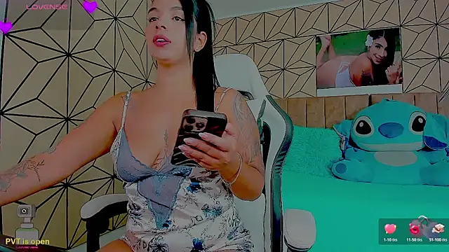 vane lopez  online show from March 19, 8:20 pm