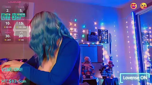 EmmaIsHere online show from November 22, 2:38 pm