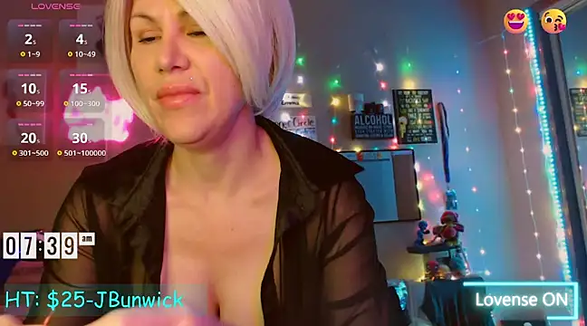 Snapshot of EmmaIsHere chatting on March 15, 1:40 pm EmmaIsHere online show from March 15, 1:40 pm