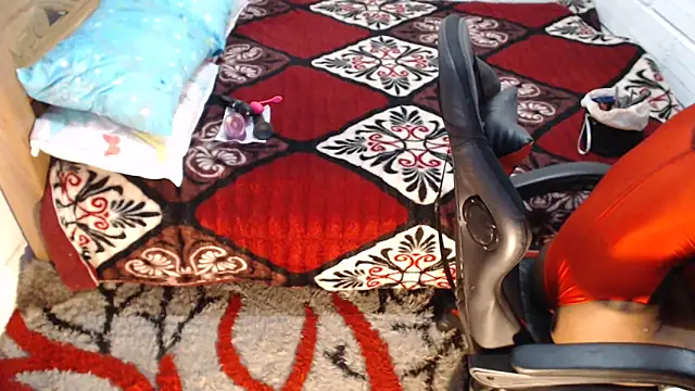 sexyjustin202 online show from March 5, 12:18 am