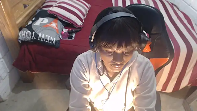 Snapshot of sexyjustin202 chatting on October 12, 2:35 am sexyjustin202 online show from October 12, 2:35 am