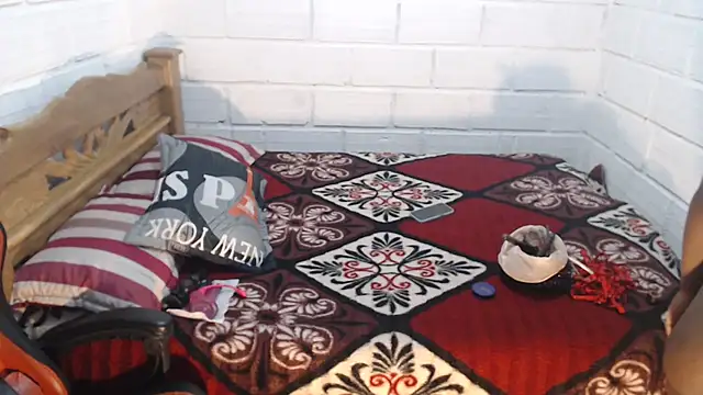 sexyjustin202 online show from February 13, 9:15 pm