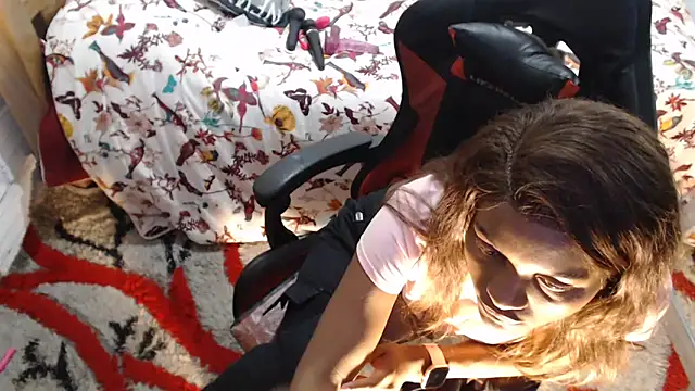 Snapshot of sexyjustin202 chatting on November 28, 2:12 am sexyjustin202 online show from November 28, 2:12 am