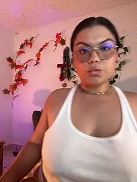 kittylu   online show from May 11, 2:57 am