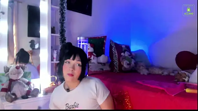 miaa-lee online show from December 14, 5:51 pm