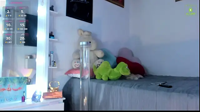 miaa-lee online show from November 25, 3:40 am