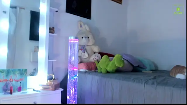 miaa-lee online show from November 18, 1:43 am