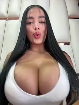perla kem  online show from June 12, 12:58 pm
