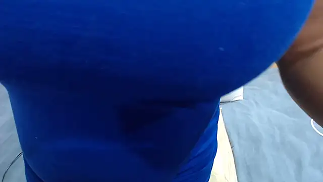 Snapshot of PeachAss4UU chatting on February 13, 5:51 am PeachAss4UU online show from February 13, 5:51 am