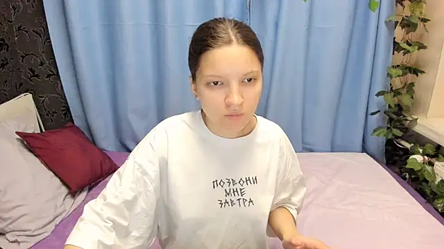 MelaniGrand online show from September 9, 8:35 am