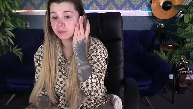 AmellyMilly online show from December 5, 7:55 pm