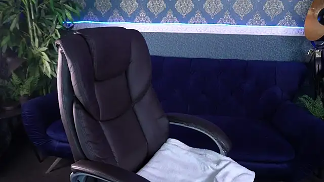 AmellyMilly online show from October 28, 1:32 pm