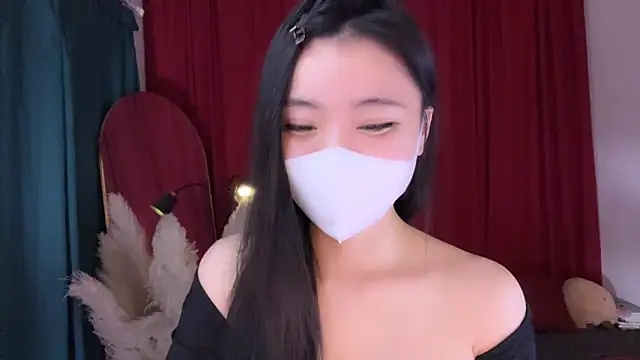 alaia-EDP online show from February 4, 8:15 pm