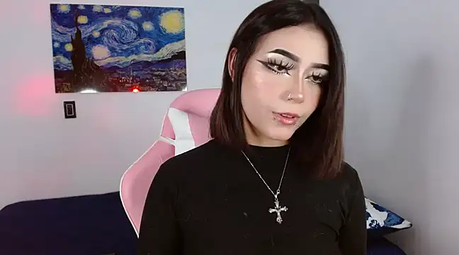 Snapshot of Aliice_Taylor1 chatting on December 22, 10:58 pm Aliice Taylor1 online show from December 22, 10:58 pm