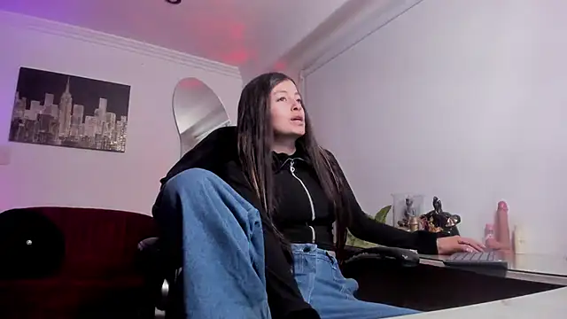 Meghan320 online show from March 31, 11:45 am