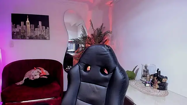 Meghan320 online show from March 4, 11:40 am