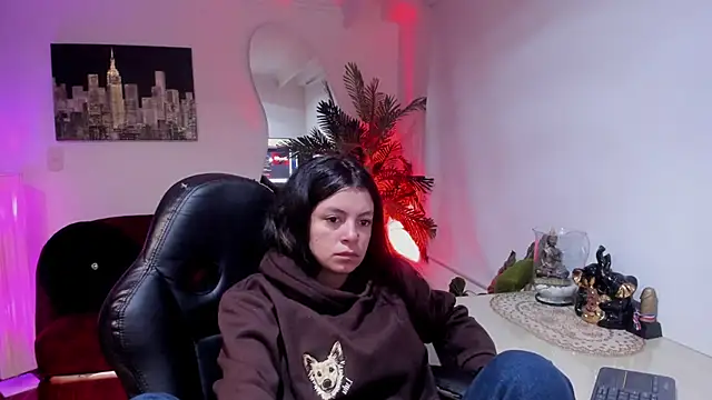 Meghan320 online show from March 26, 11:30 am