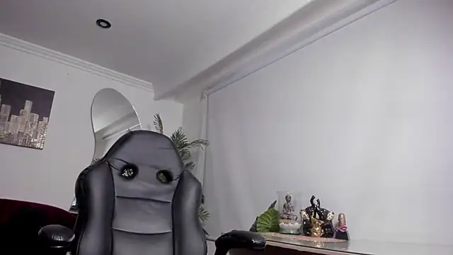 Meghan320 online show from March 19, 11:32 am