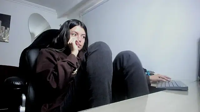 Meghan320 online show from October 28, 11:31 am