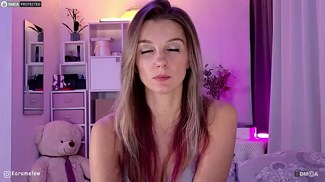 Snapshot of Karamelsw_ chatting on October 12, 9:16 pm Karamelsw online show from October 12, 9:16 pm