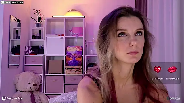 Snapshot of Karamelsw_ chatting on October 13, 9:49 pm Karamelsw online show from October 13, 9:49 pm