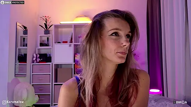 Snapshot of Karamelsw_ chatting on October 4, 8:32 pm Karamelsw online show from October 4, 8:32 pm