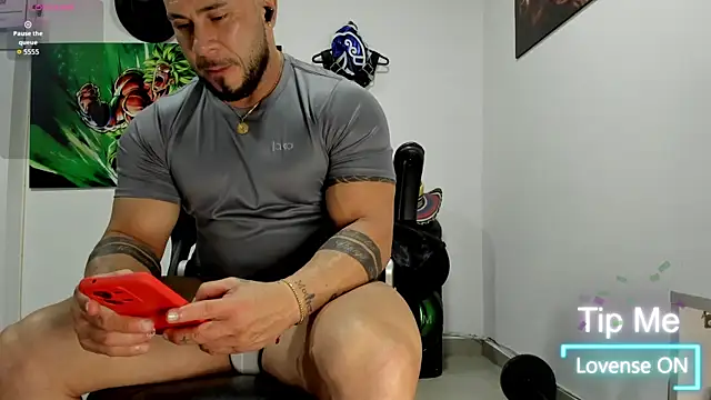 LOGAN WHITTERS01 online show from June 9, 12:11 am