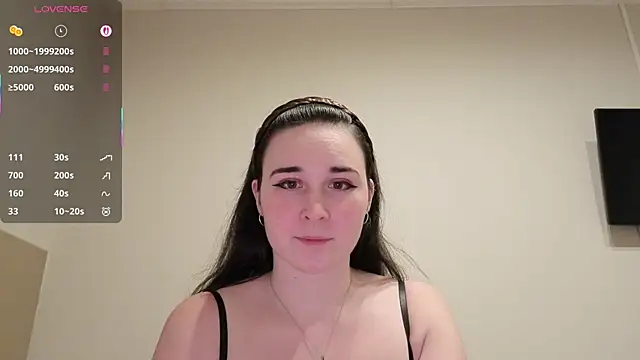 MaryHillx online show from November 21, 7:13 pm